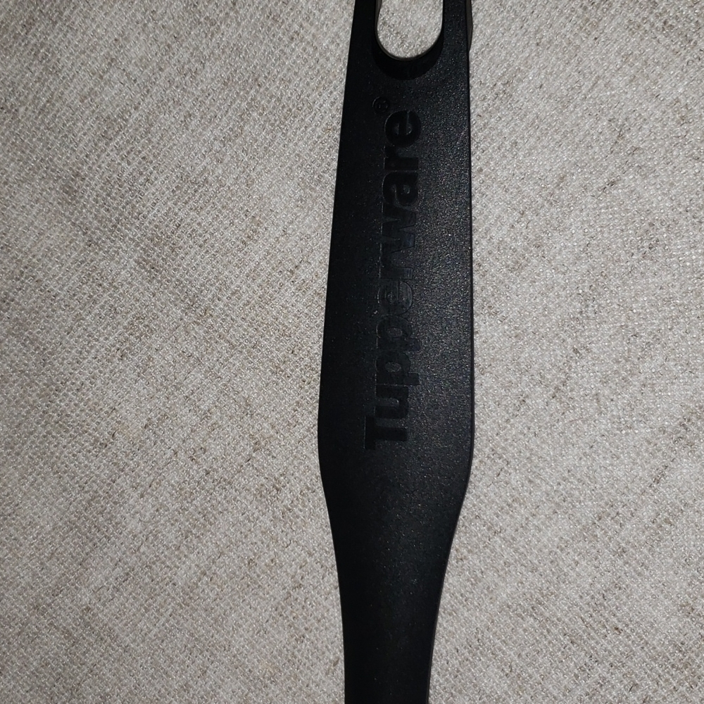 Tupperware utility tongues - Picture 3 of 3